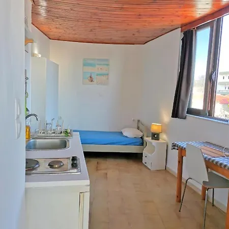 Studio Near The Beach Апартаменты *