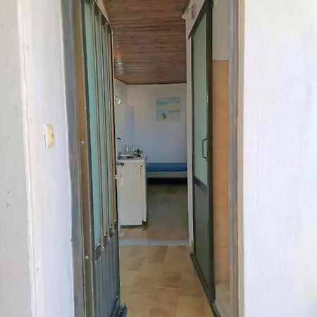 Апартаменты Studio Near The Beach *